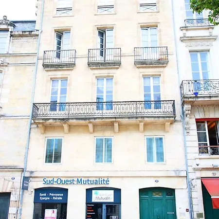Guestready - Sunny Attic Near Grand Theatre Bordeaux