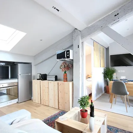 Apartment Guestready - Sunny Attic Near Grand Theatre